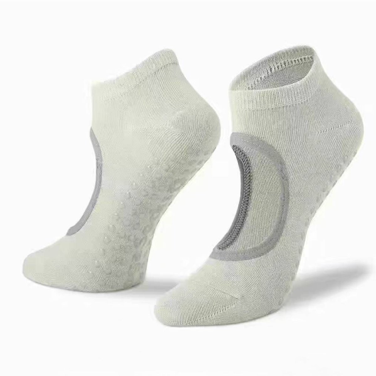 Non-Slip Yoga Socks for Women  - Pilates & Yoga Unleashed Studio Tuckahoe recensione e prezzo